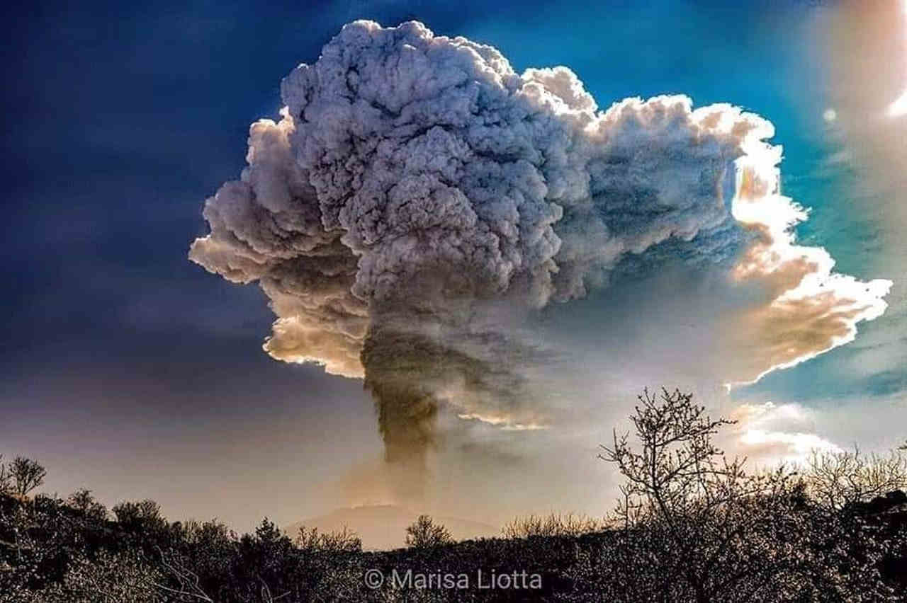 Serie di eruzioni dall'Etna. Foto di Marisa Liotta