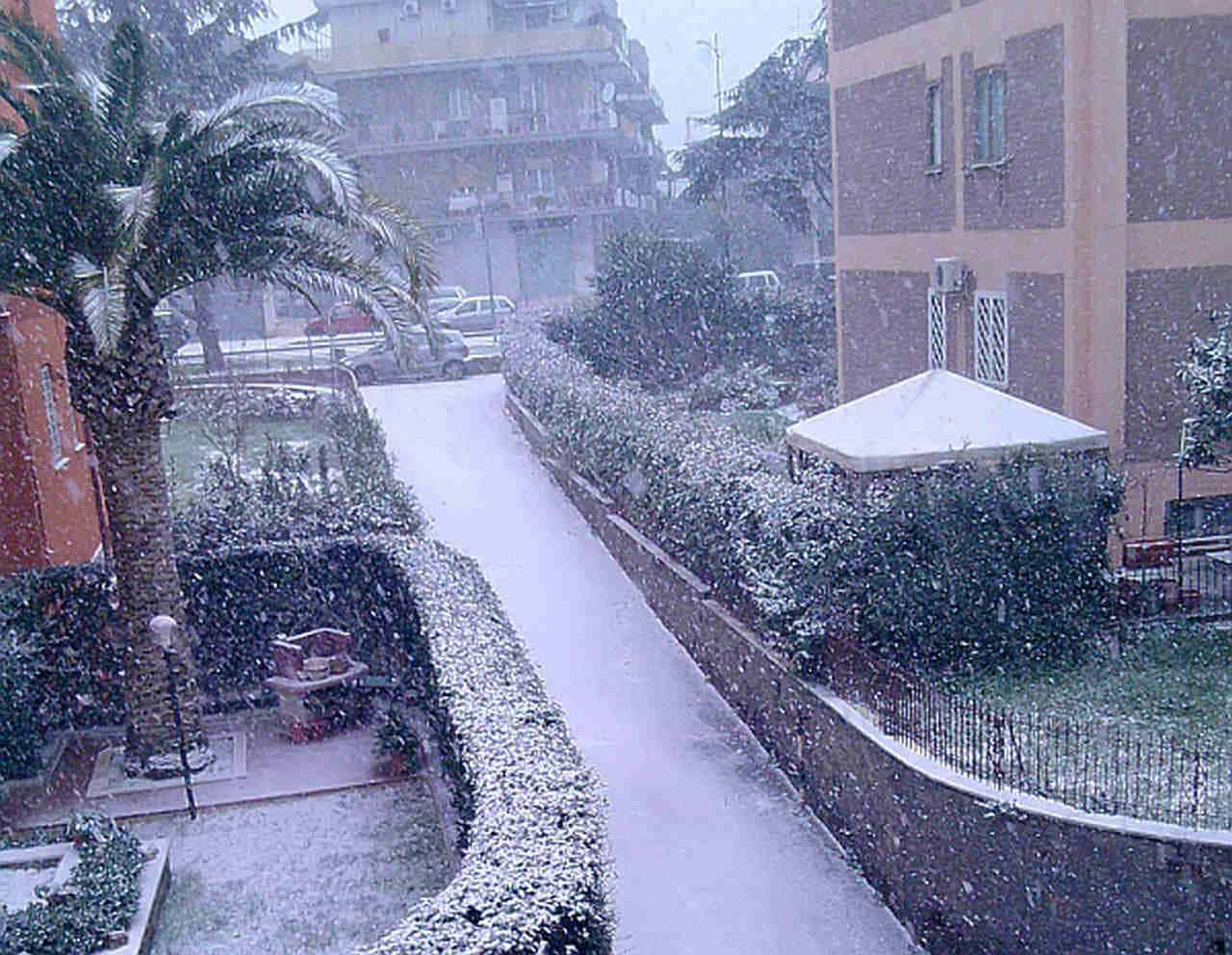 Roma imbiancata da un temporaneo velo bianco il 17 dicembre 2010
